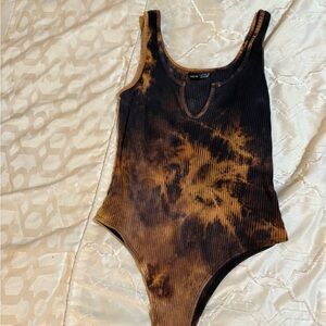SHEIN Brown Tie-Dye Ribbed Bodysuit